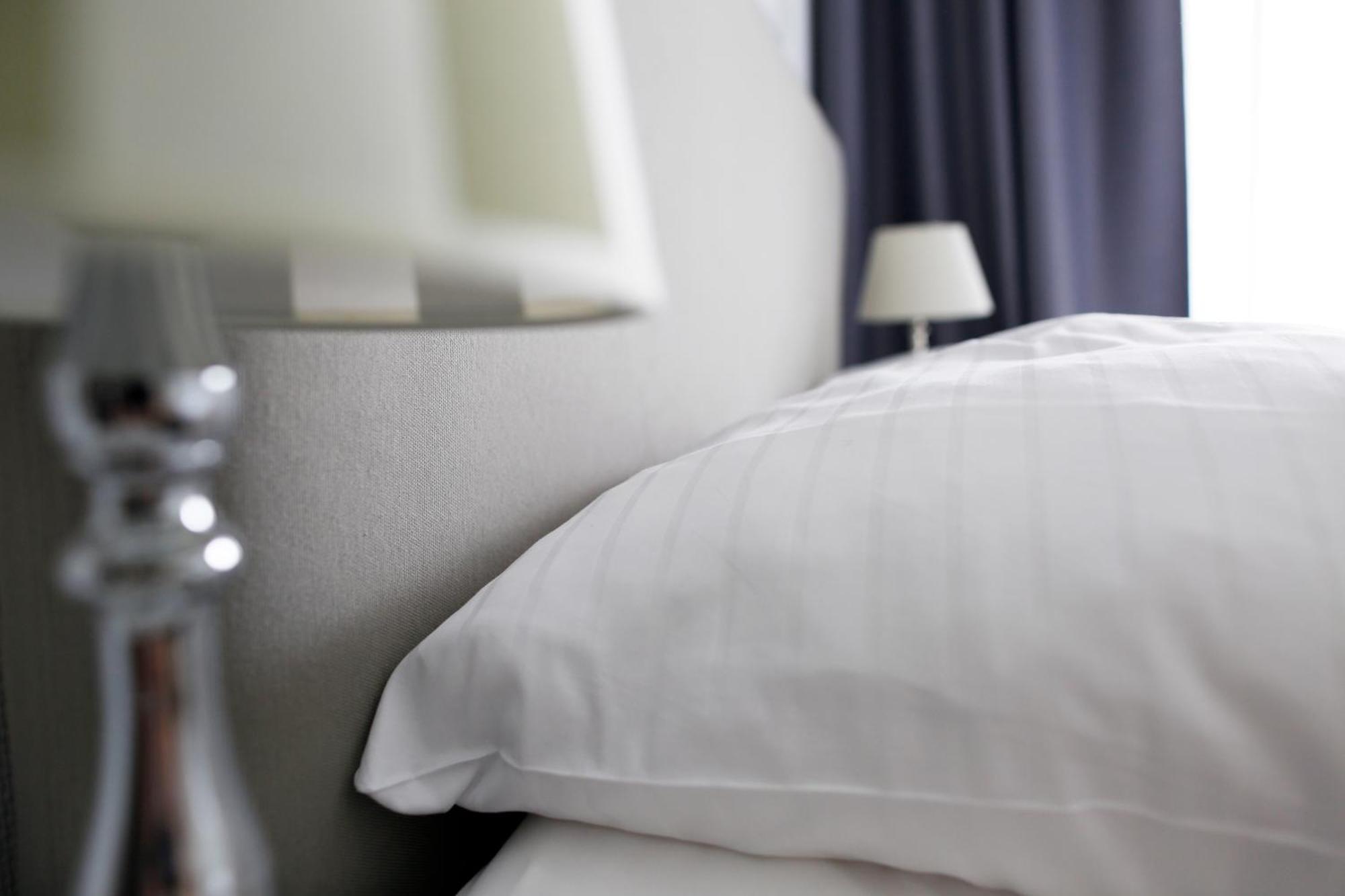 Nieb By Rockchair Apartments L Superhost Status L 3 Bedrooms Boxspringbeds 3 Bathrooms In Center "Kurfuerstendamm" - Cozy Family & Business Flair Welcomes You! เบอร์ลิน ภายนอก รูปภาพ