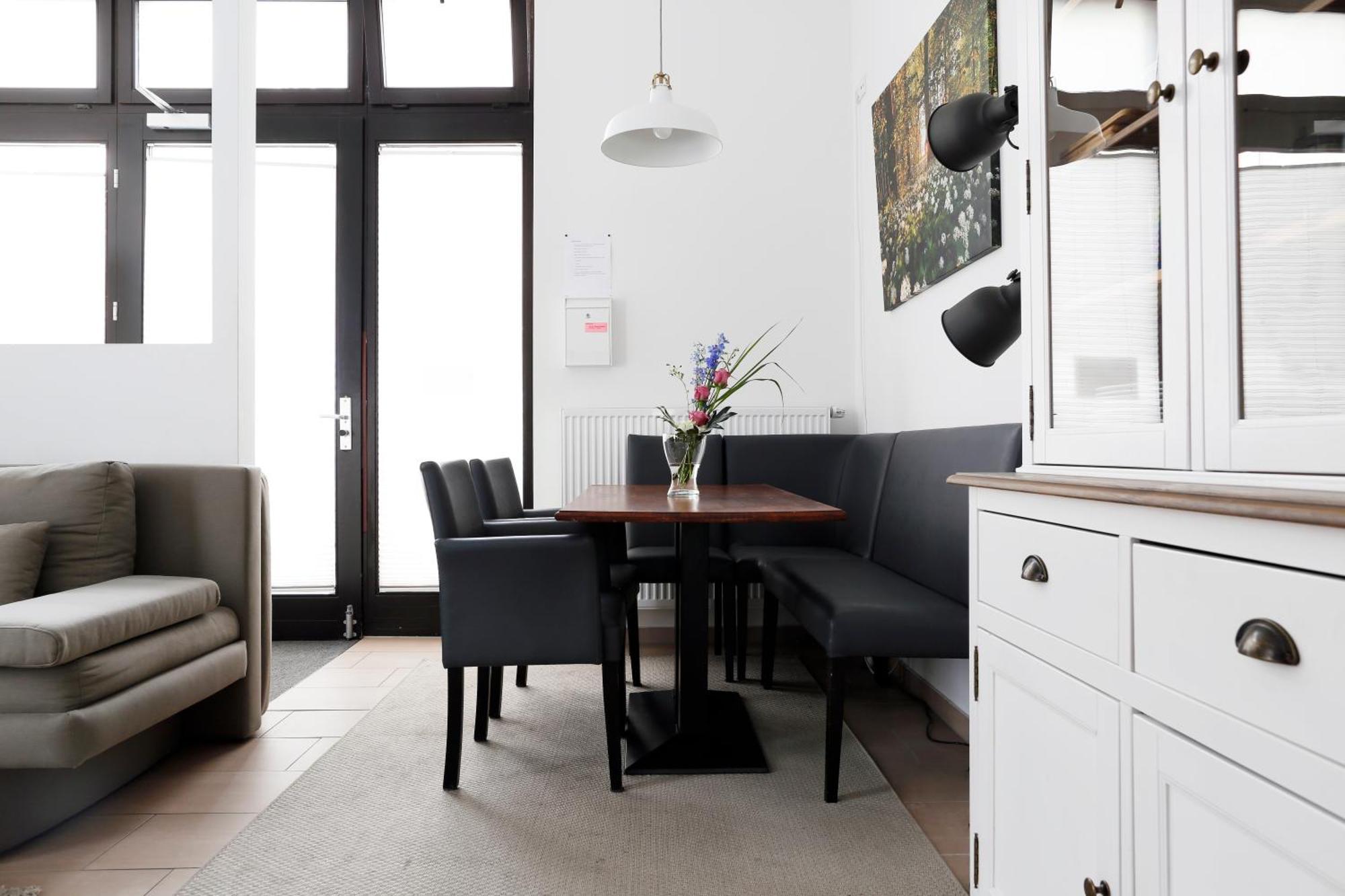Nieb By Rockchair Apartments L Superhost Status L 3 Bedrooms Boxspringbeds 3 Bathrooms In Center "Kurfuerstendamm" - Cozy Family & Business Flair Welcomes You! เบอร์ลิน ภายนอก รูปภาพ