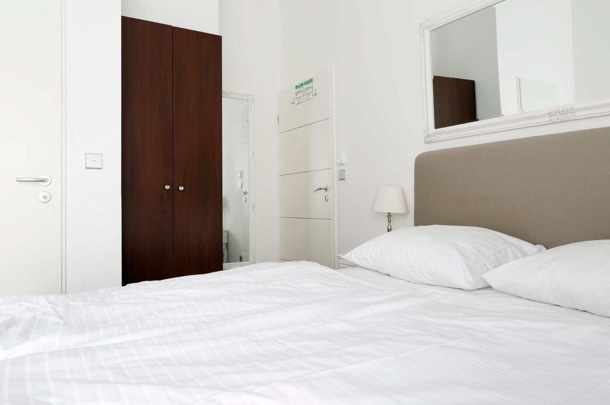Nieb By Rockchair Apartments L Superhost Status L 3 Bedrooms Boxspringbeds 3 Bathrooms In Center "Kurfuerstendamm" - Cozy Family & Business Flair Welcomes You! เบอร์ลิน ภายนอก รูปภาพ