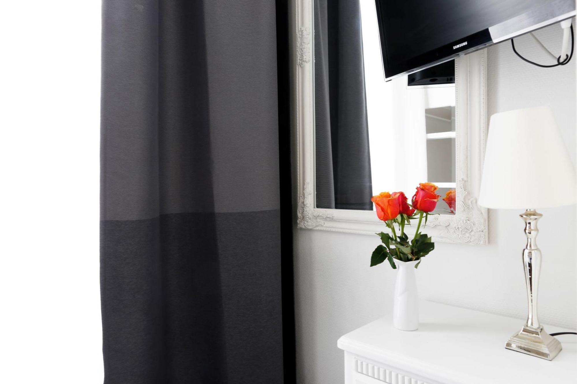 Nieb By Rockchair Apartments L Superhost Status L 3 Bedrooms Boxspringbeds 3 Bathrooms In Center "Kurfuerstendamm" - Cozy Family & Business Flair Welcomes You! เบอร์ลิน ภายนอก รูปภาพ